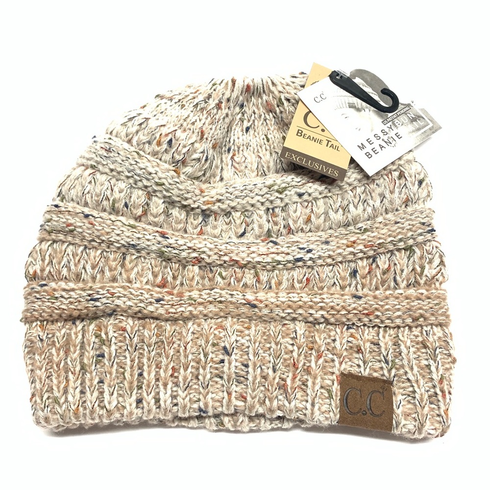 MESSY BUN BEANIE TAIL